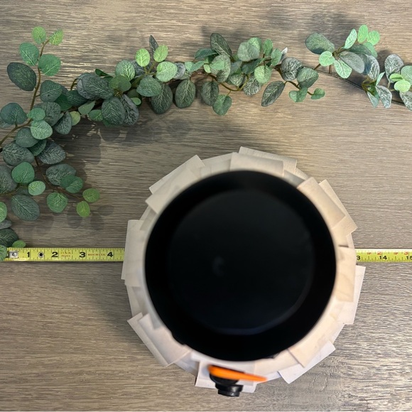 Longaberger Snowman Decor with Black and Orange Accents - Picture 10 of 12